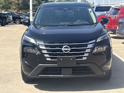 Used 2025 Nissan Rogue SV FWD image 6