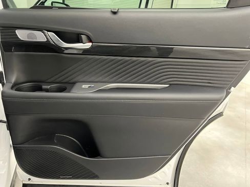 Used 2024 Hyundai Palisade Calligraphy image 27