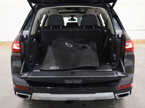 Used 2022 BMW X7 xDrive40i w/ Cold Weather Package image 17