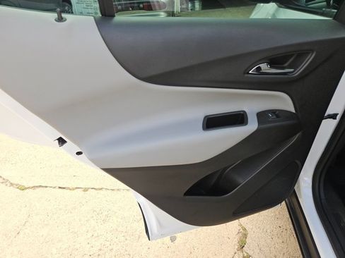 Used 2024 Chevrolet Equinox LS w/ Driver Confidence II Package FWD image 12