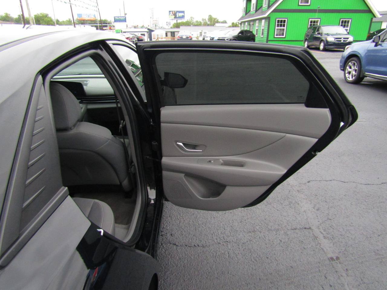 Used 2023 Hyundai Elantra SEL w/ Convenience Package FWD image 19