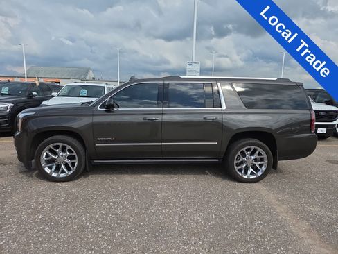 Used 2019 GMC Yukon XL Denali w/ Denali Ultimate Package AWD/4WD image 2