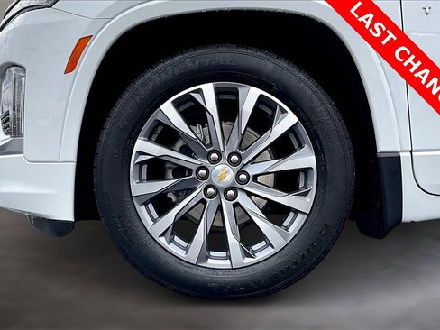 Used 2023 Chevrolet Traverse Premier image 9