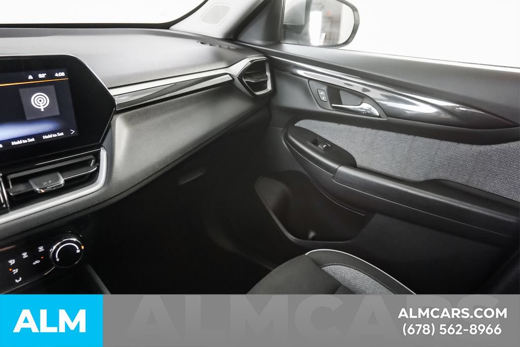 Used 2025 Chevrolet TrailBlazer LT FWD image 39