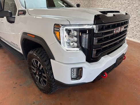 Used 2023 GMC Sierra 2500 AT4 w/ AT4 Preferred Package image 9