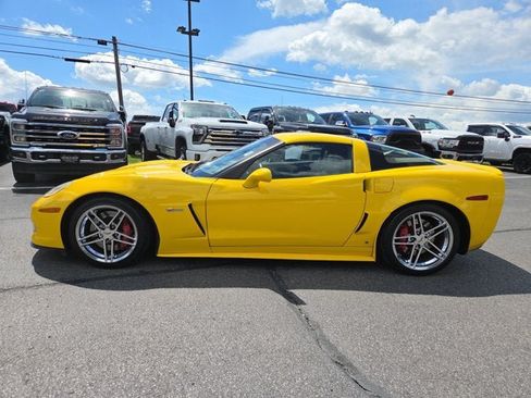 Used 2009 Chevrolet Corvette Z06 w/ Preferred Equipment Group RWD image 3