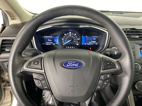 Used 2018 Ford Fusion S FWD image 18
