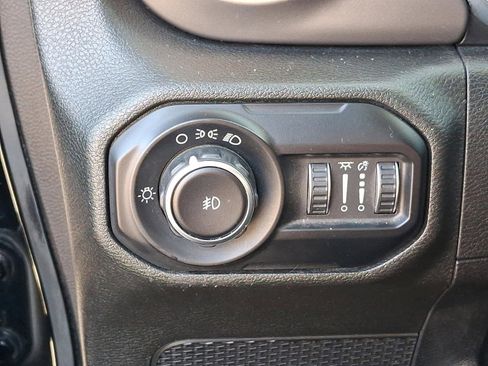 Certified 2018 Jeep Wrangler Unlimited Sport image 26