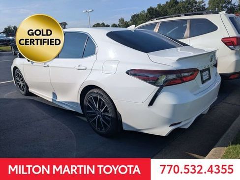 Used 2021 Toyota Camry SE w/ Convenience Package FWD image 4