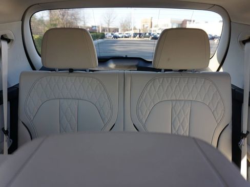 Used 2022 BMW X7 xDrive40i w/ Premium Package image 18