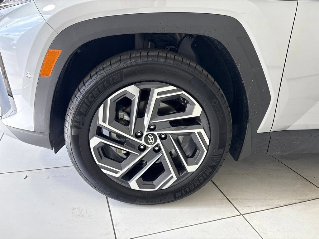 Used 2025 Hyundai Tucson Limited AWD/4WD image 9