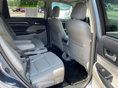 Used 2014 Toyota Highlander Limited w/ Driver Technology Package AWD/4WD image 46