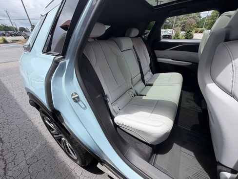 Used 2024 Cadillac Lyriq Luxury AWD/4WD image 34