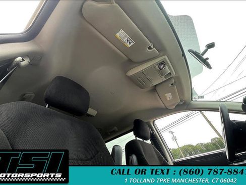 Used 2012 Dodge Grand Caravan SE image 22