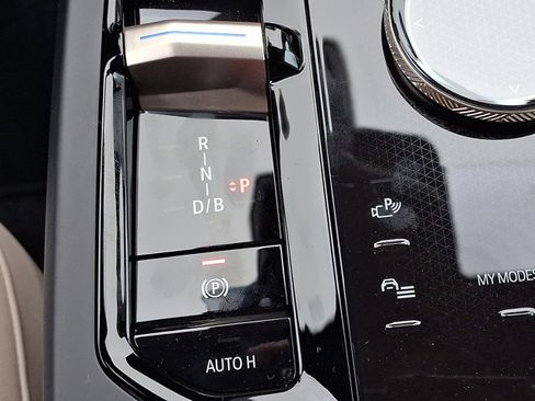 New 2026 BMW iX xDrive45 image 11