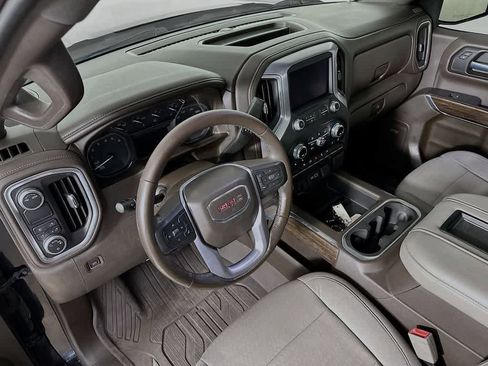 Used 2020 GMC Sierra 1500 Elevation w/ Elevation Value Package RWD image 2