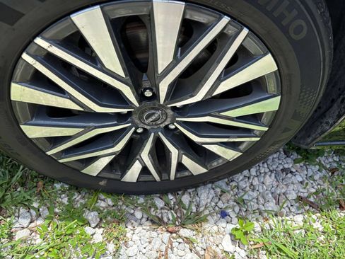 Used 2025 Nissan Altima 2.5 SV FWD image 26