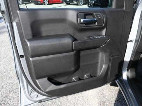 Used 2025 Chevrolet Silverado 1500 Custom image 10