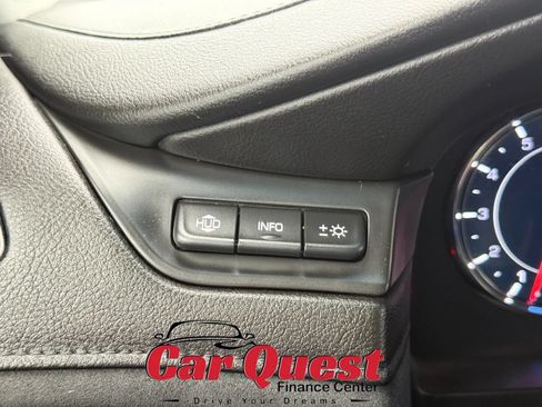 Used 2017 Cadillac Escalade Luxury AWD/4WD image 32