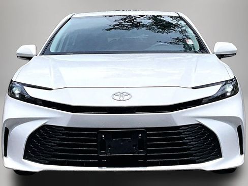 Used 2025 Toyota Camry LE FWD image 3