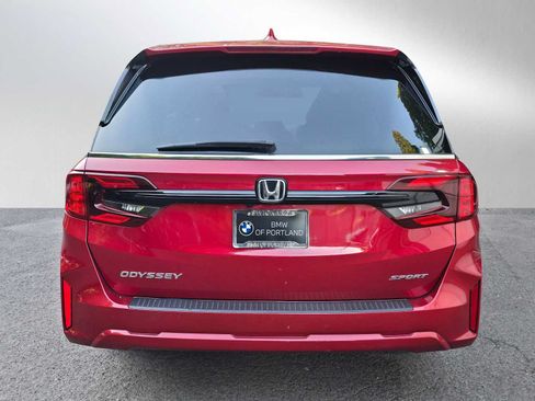 Used 2025 Honda Odyssey Sport-L image 4
