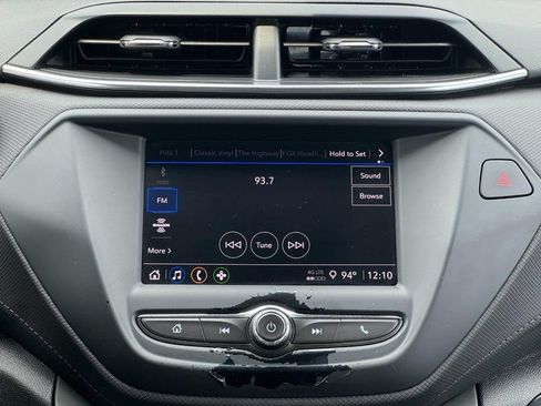 Used 2023 Chevrolet TrailBlazer LT FWD image 15