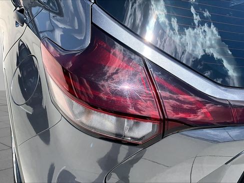 Used 2021 Nissan Kicks S FWD image 28