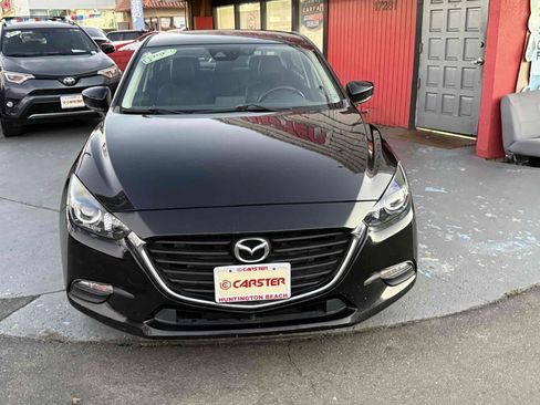 Used 2018 MAZDA MAZDA3 Touring FWD image 4