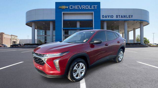 Used 2024 Chevrolet Trax LS FWD image 1