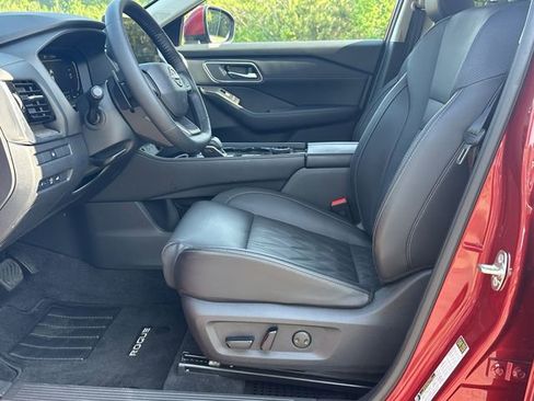 Certified 2025 Nissan Rogue Platinum AWD/4WD image 11