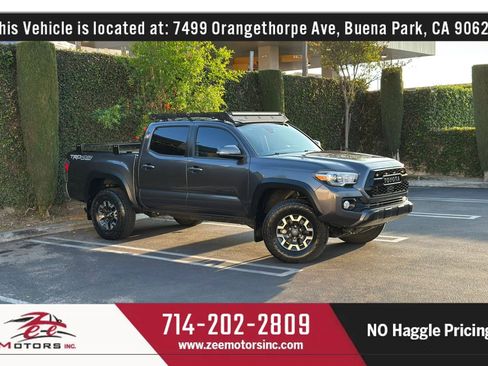Used 2022 Toyota Tacoma TRD Off-Road image 2