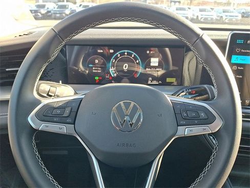 New 2026 Volkswagen Tiguan SE image 10