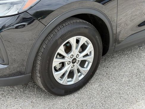Used 2023 Ford Escape Active w/ Tech Pack #1 AWD/4WD image 9