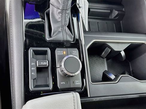 New 2026 Toyota Tundra Limited AWD/4WD image 21