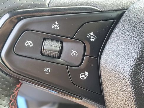 Certified 2024 Chevrolet Trax RS w/ Sunroof Package FWD image 12