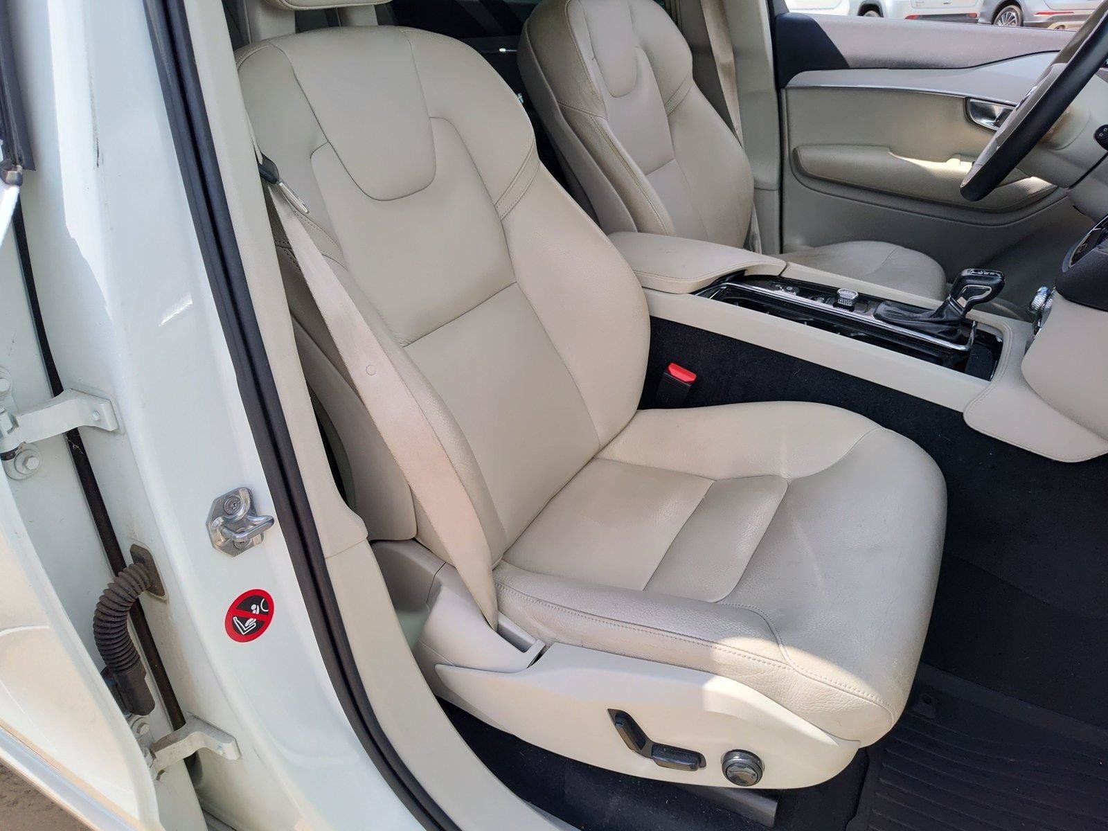 Used 2018 Volvo XC90 T6 Momentum w/ Convenience Package AWD/4WD image 23