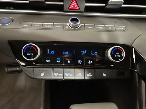 Certified 2023 Hyundai Elantra SEL w/ Convenience Package FWD image 29