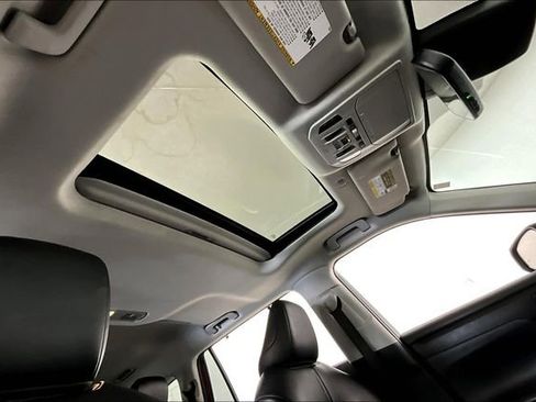 Used 2022 Toyota Highlander XLE image 22