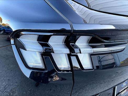 Used 2022 Ford Mustang Mach-E Premium image 27