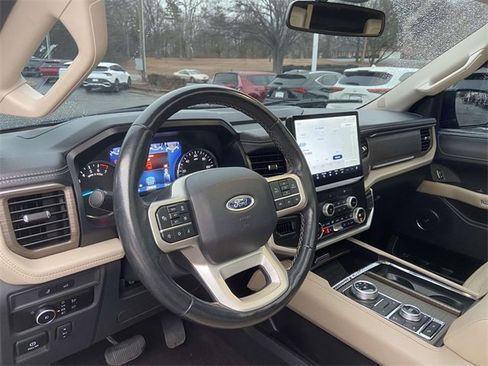 Used 2023 Ford Expedition Limited image 16