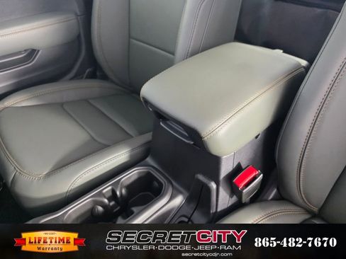 New 2025 Jeep Gladiator Mojave image 27