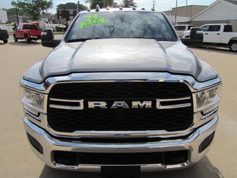 Used 2024 RAM 2500 Tradesman w/ Chrome Appearance Group AWD/4WD image 3
