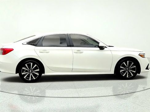 Used 2024 Honda Civic EX image 4