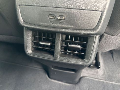 Used 2025 Chevrolet Equinox LT FWD image 23