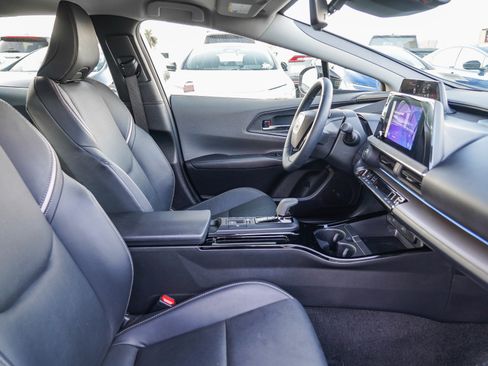 Used 2023 Toyota Prius XLE image 17