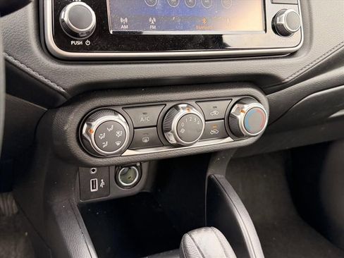 Used 2025 Nissan Versa S image 23