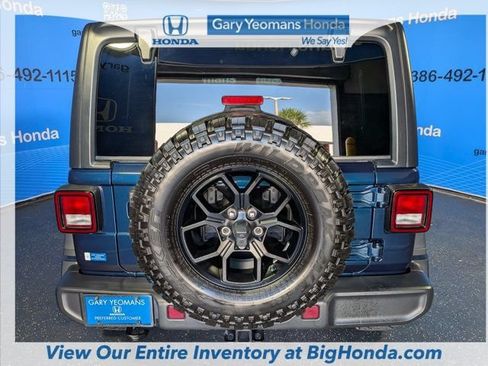 Used 2025 Jeep Wrangler Unlimited Sport AWD/4WD image 7