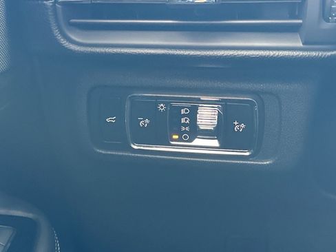 New 2025 Lincoln Corsair Reserve w/ Equipment Group 202A image 24