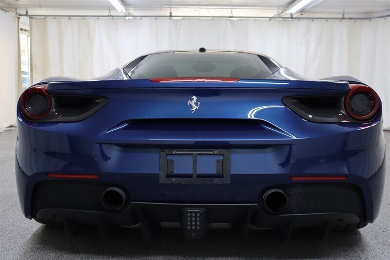 Used 2017 Ferrari 488 GTB RWD image 5