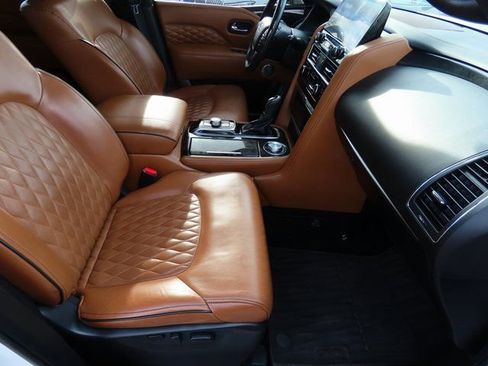 Used 2023 INFINITI QX80 Sensory w/ All-Season Package image 13